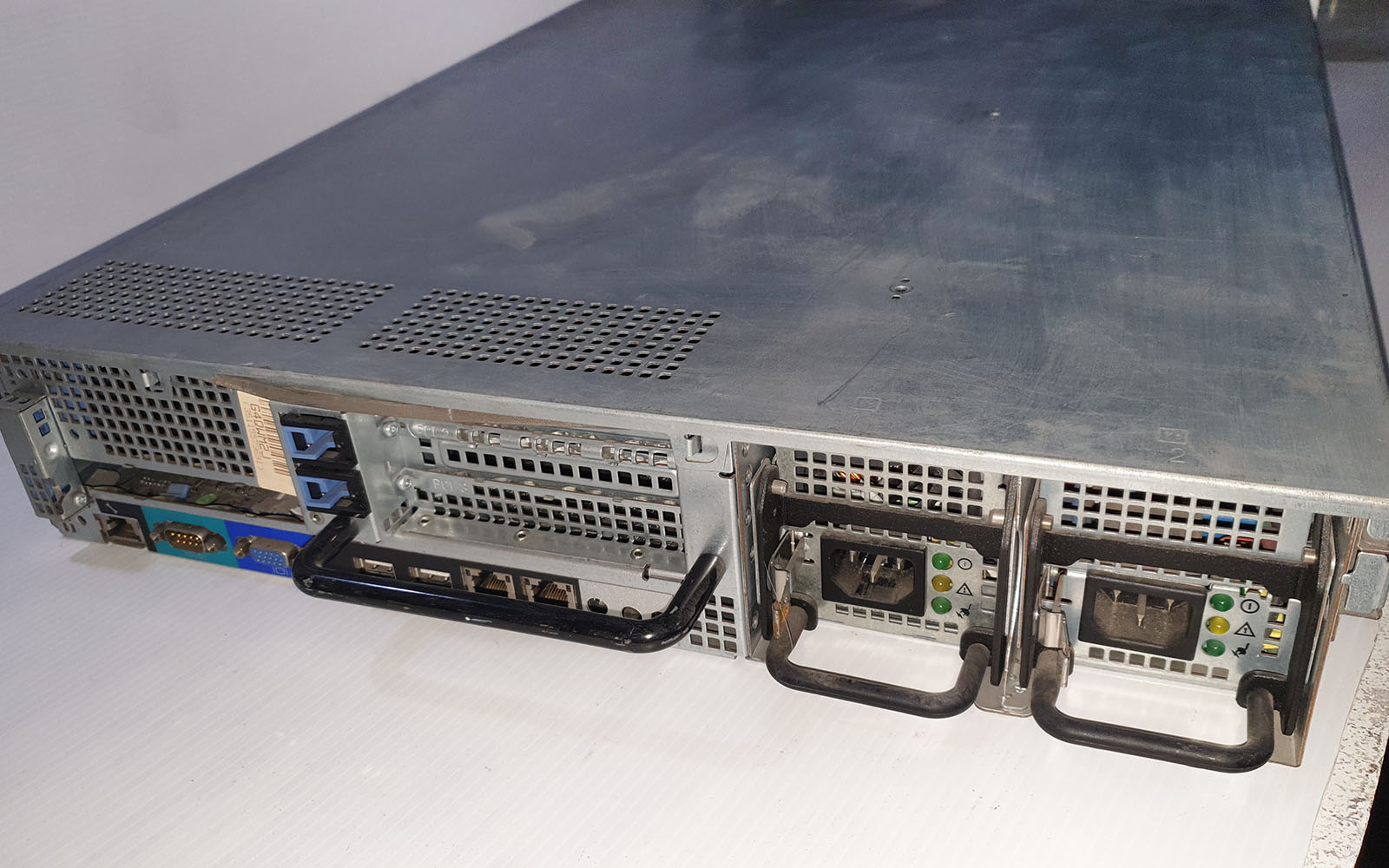 Server Dell PowerEdge 2950 Rack Used A 8Gb Memory  320Gb SAS HD Graphics