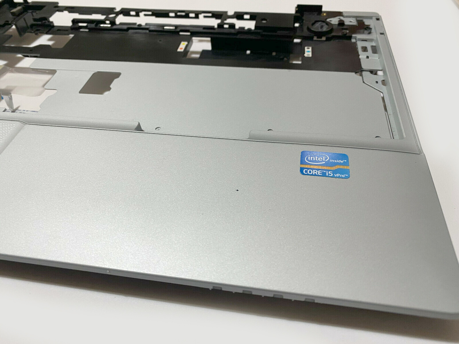 FUJITSU LIFEBOOK E751 MOUSE TOUCHPAD & PALMREST CASE HOUSING USED A