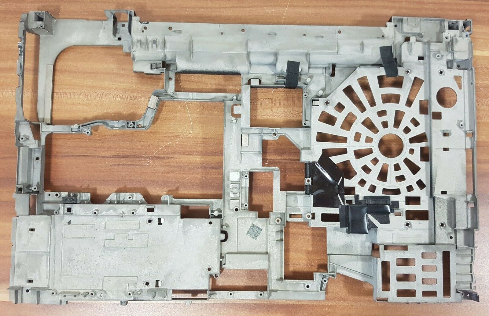 Lenovo Thinkpad T510 60Y5496 Chassis Assy 60Y5496 60.4CU04.003 Used A